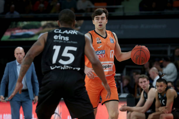 也表明了她 也表明了她